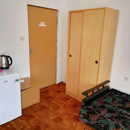 Grazyna Πανσιόν 3*